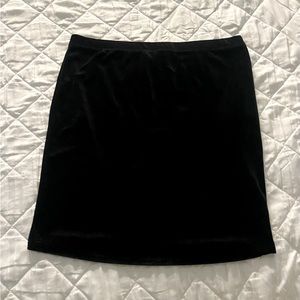 Black velvet skirt 🖤